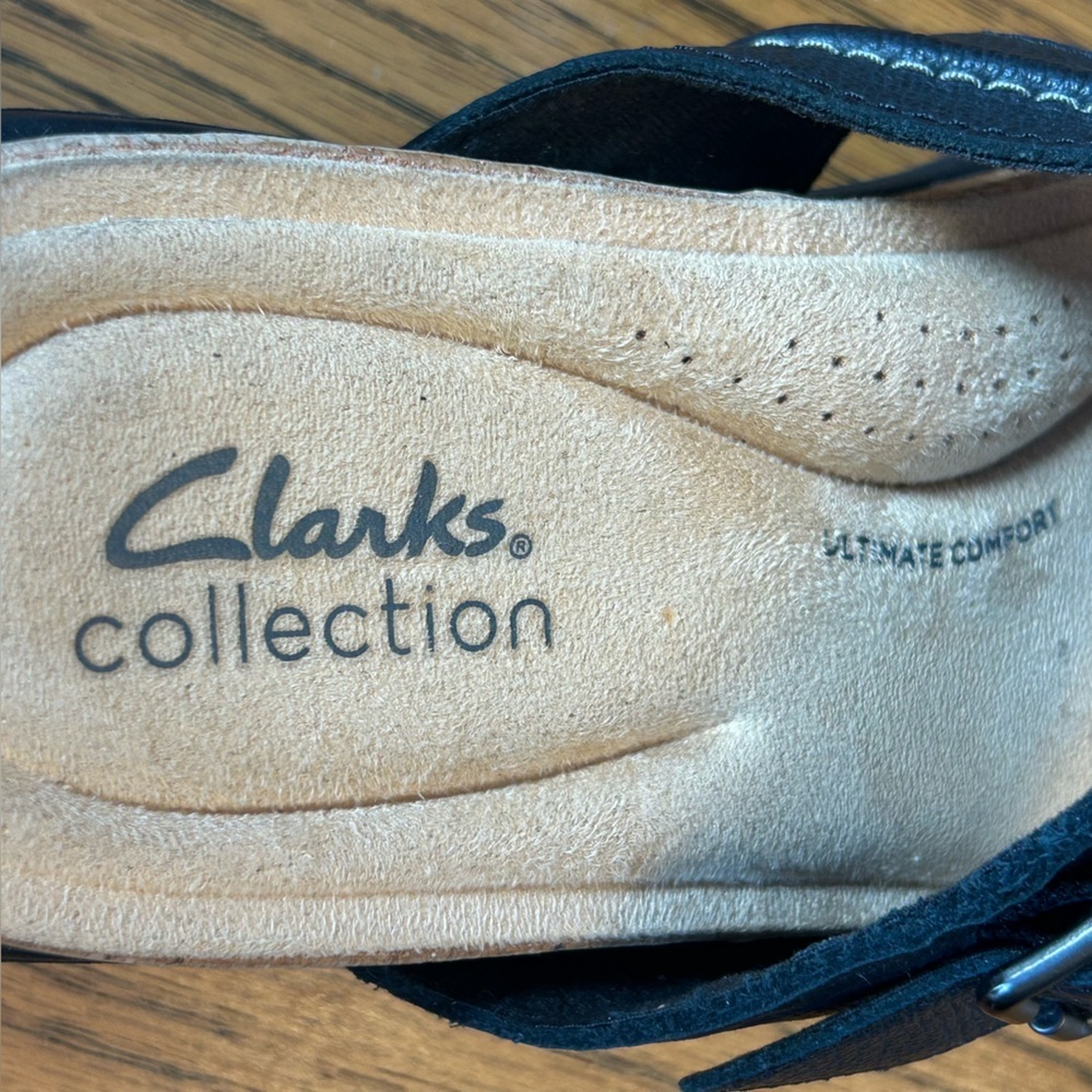 Clarks Collection Black and Cream Thong Comfort Footbed Sandals Size 6 1/2 - Picture 10 of 10